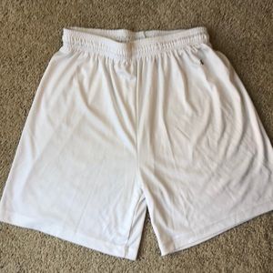 White man short M (Badger)